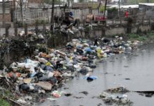 Quilmes: por la contaminación, recomiendan «ni acercarse» al arroyo Las Piedras