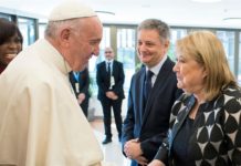 El Papa Francisco no recibirá a políticos argentinos hasta después de las elecciones El Papa Francisco no recibirá a políticos argentinos hasta después de las elecciones