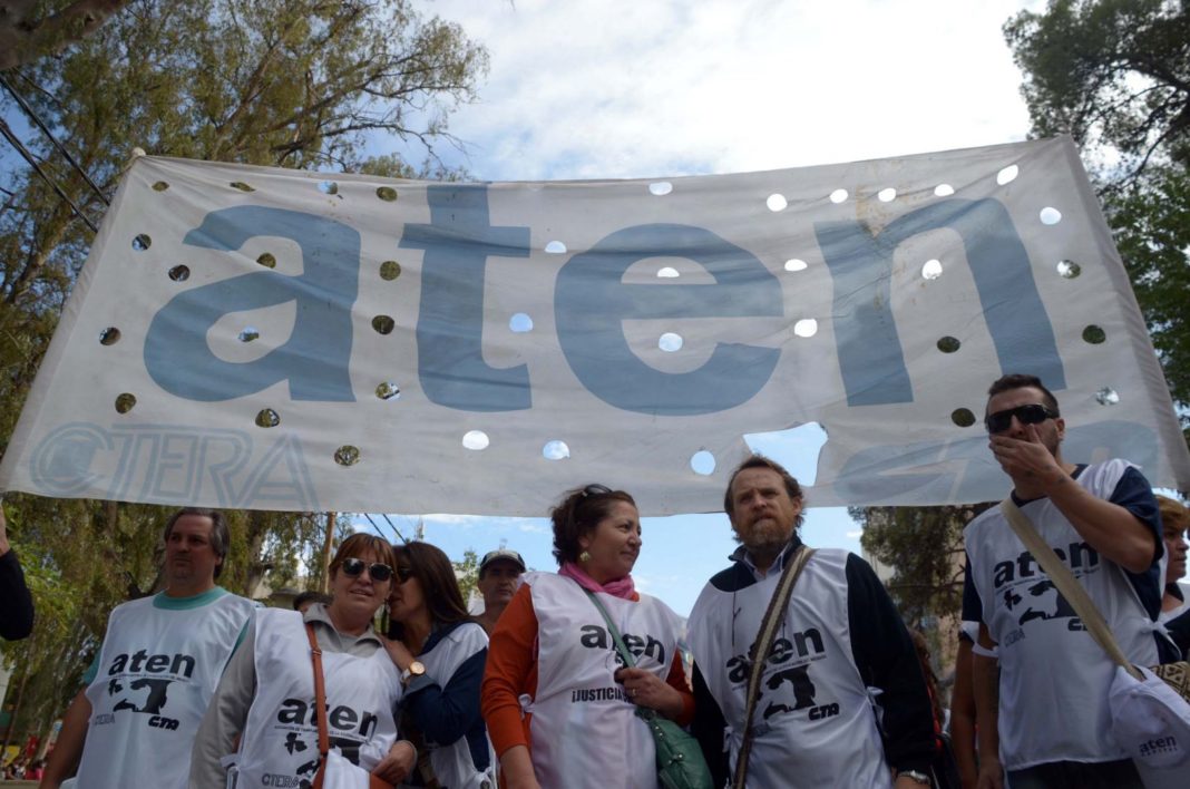 Paritaria docente: Neuquén selló un acuerdo del 30%