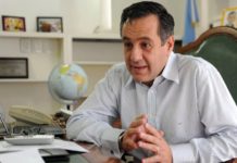 Alejandro Finocchiaro, el candidato más firme para reemplazar a Esteban Bullrich Alejandro Finocchiaro es el posible reemplazante de Esteban Bullrich