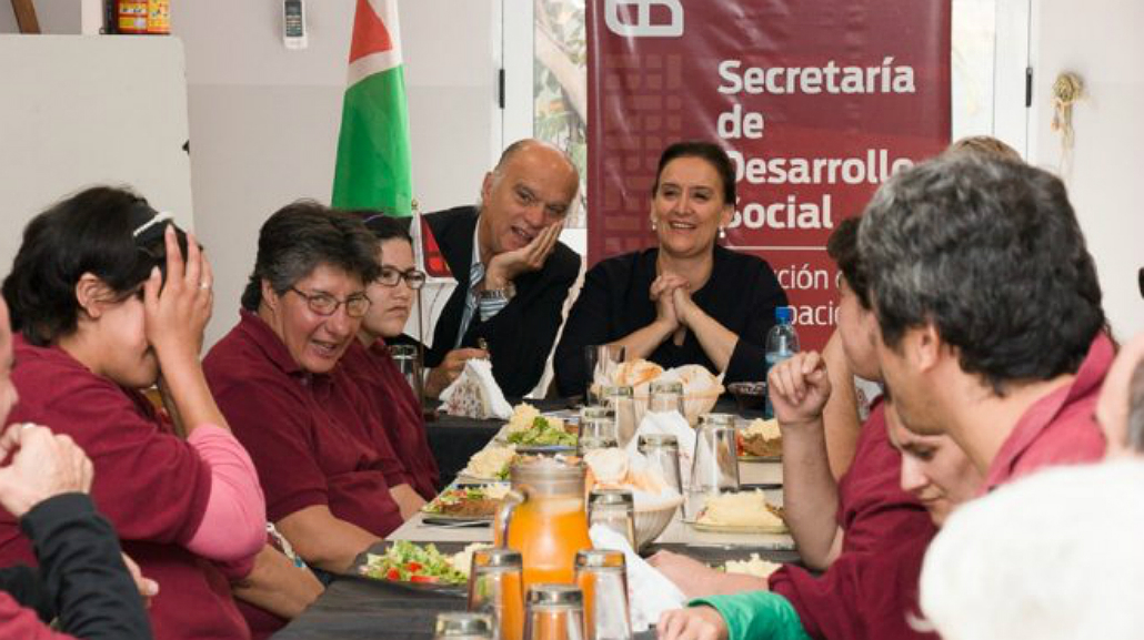 Junto a Michetti, Grindetti visitó un centro de día en Remedios de Escalada