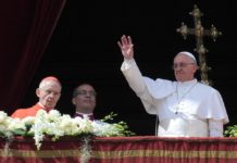 El duro mensaje del Papa Francisco a Donald Trump en plena misa de Pascua Papa Francisco celebró la Pascuas