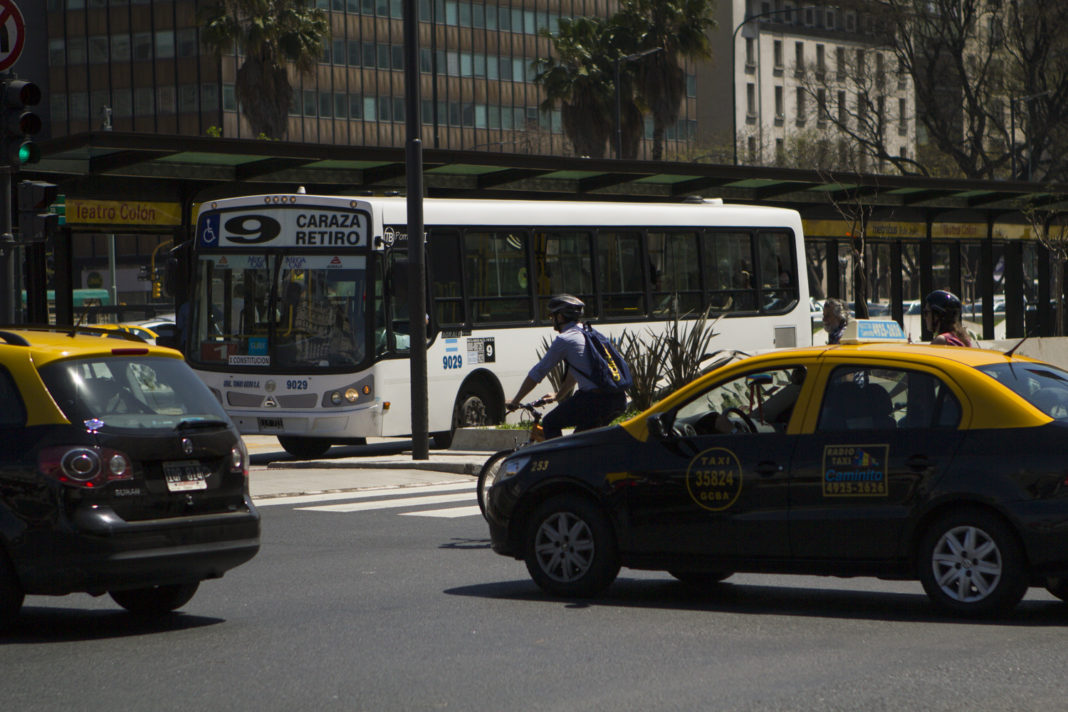 Con 2 mil taxistas registrados, comenzó a funcionar la aplicación BA Taxi