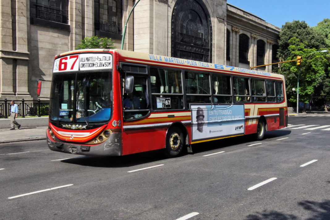 Los servicios en el feriado del 25 de mayo