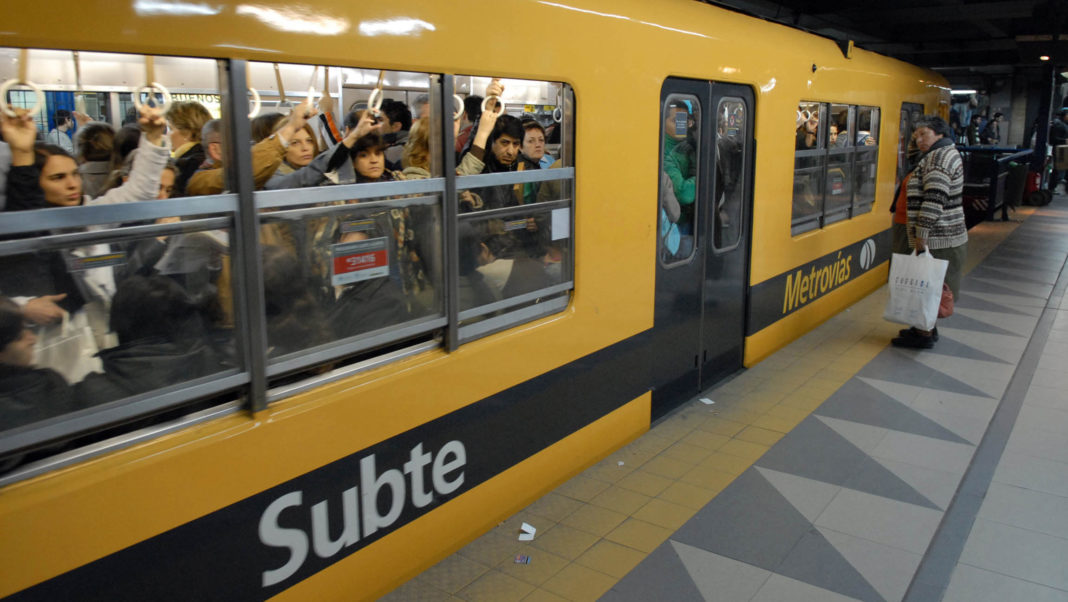 Proponen extender el horario del subte