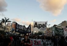 Marcha contra el 2×1 a genocidas, en Plaza de Mayo Marcha contra el 2x1 a genocidas, en Plaza de Mayo