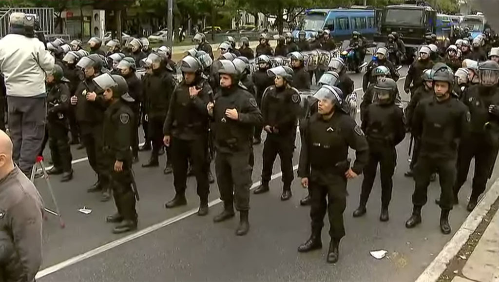 Policía de la Ciudad reprimió en 9 de Julio