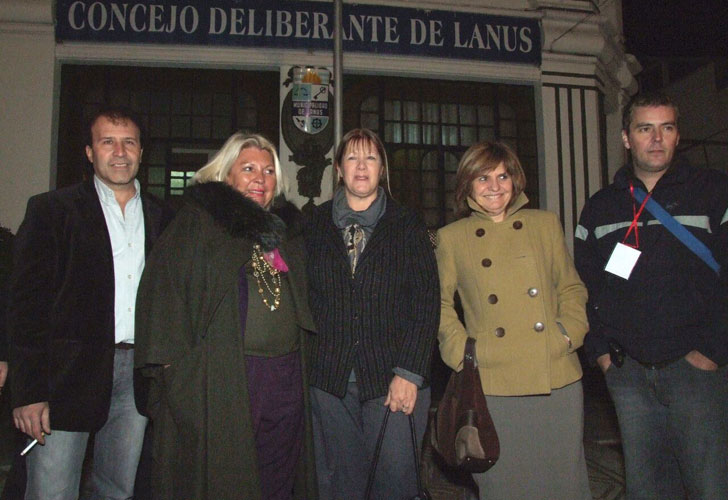 Carrió hizo campaña con organizadores de La Salada