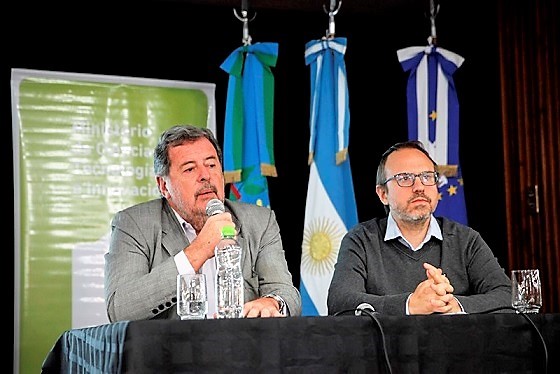 Diego Valenzuela y Jorge Elustondo debatieron en Tres de Febrero