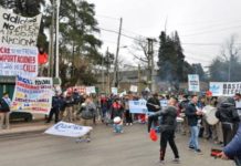 Trabajadores de Adidas denuncian despidos y cortan Camino de Cintura Despiden a Trabajadores de Adidas y cortan Camino de Cintura