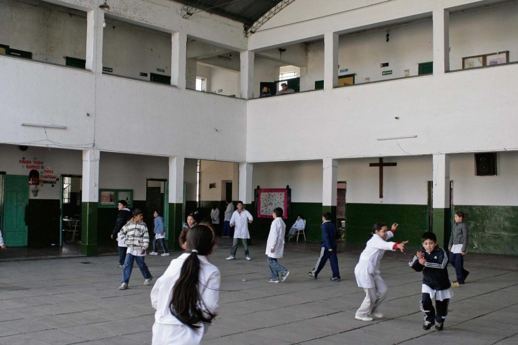 Habrá cámaras de seguridad en escuelas de Lomas de Zamora