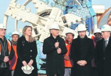 La obra estratégica electoral: Macri puso en marcha la tuneladora de una megaobra de cloacas Macri inauguró la tuneladora de cloacas en Avellaneda