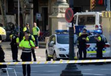Ataque terrorista en Barcelona: 13 muertos y ascendieron a 100 los heridos en un atropello múltiple