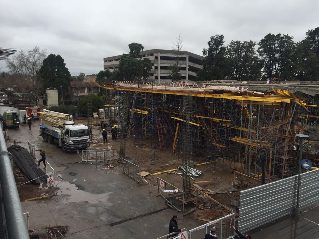 Boulevard shopping adrogue,tormenta derrumbó la construccion