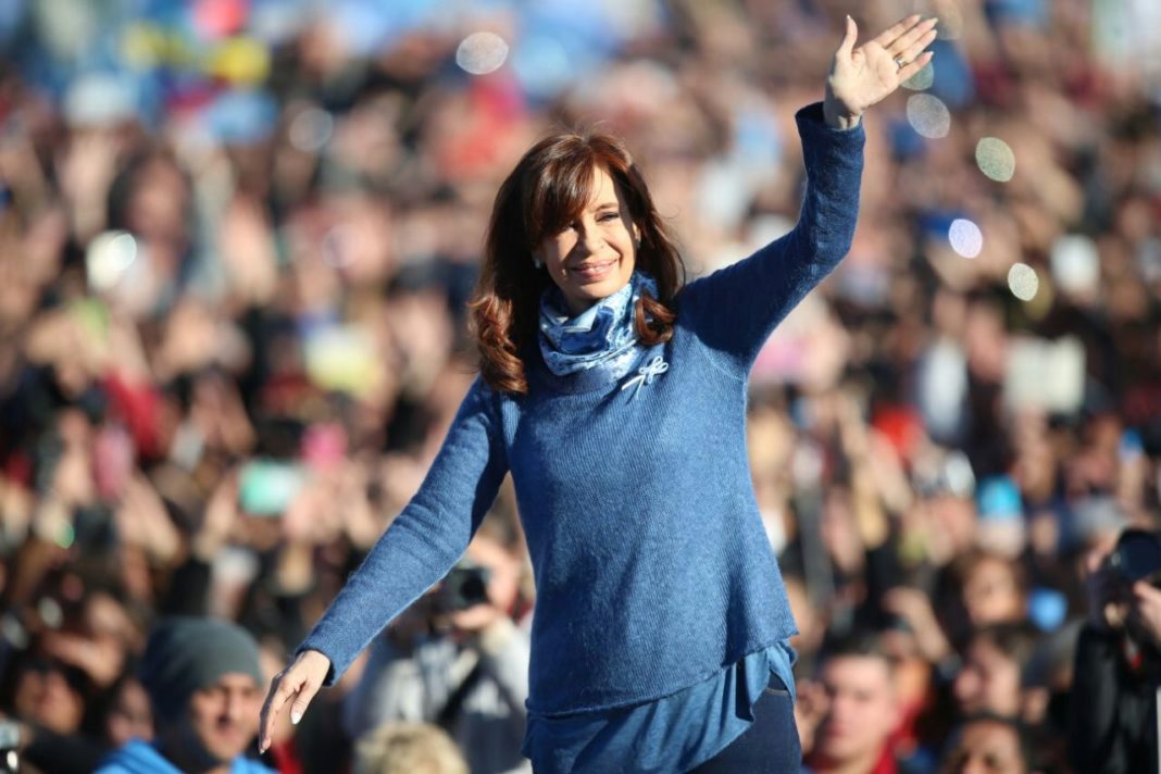 Cristina Kirchner sigue liderando las encuestas antes de las PASO