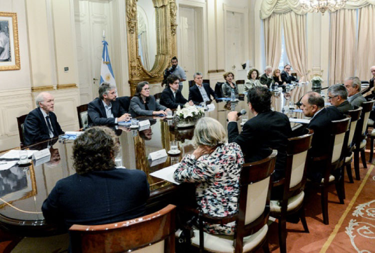 Macri se reunió con intelectuales para diseñar políticas sociales