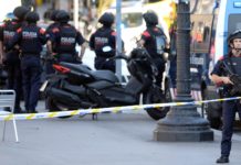 Barcelona: La Policía mato al presunto autor del atentado Barcelona, los mossos mataron al hombre del atentado en la rambla