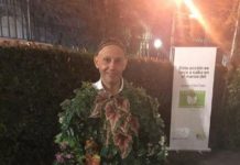 La polémica campaña ambiental de Sergio Bergman, disfrazado de planta