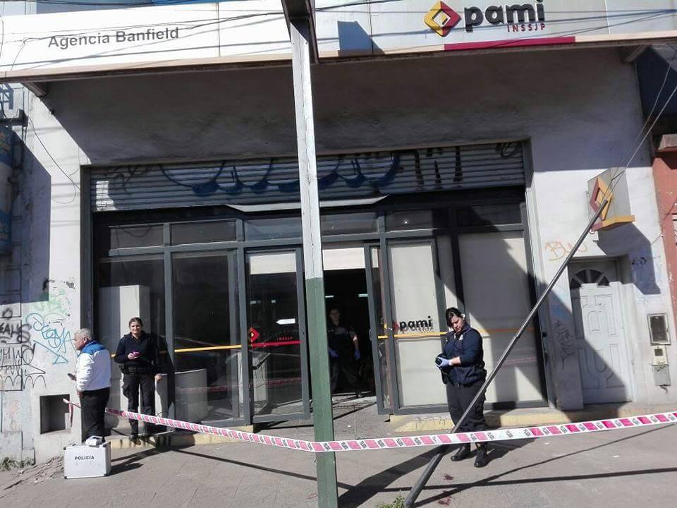 Balearon a un policía y un peatón en Banfield