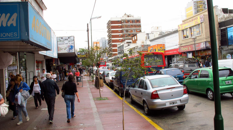 Comerciantes protestaron contra la apertura de supermercados chinos