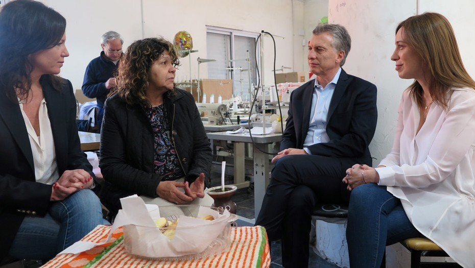 Macri y Vidal visitaron una cooperativa textil en Berazategui