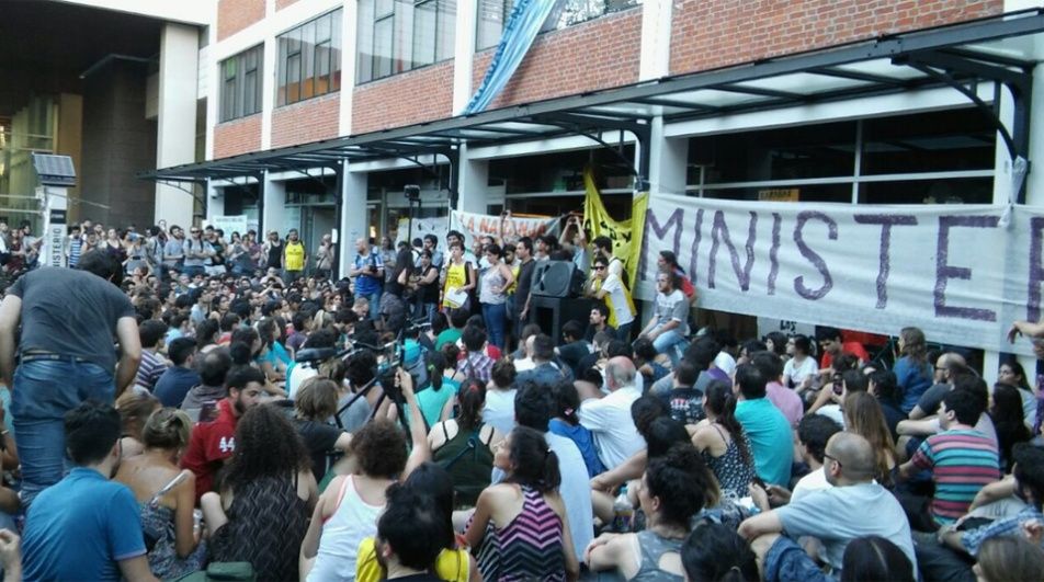 Investigadores del Conicet toman el Ministerio de Ciencia y Tecnología