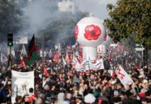 Multitudinaria marcha en Francia contra la reforma laboral de Macron