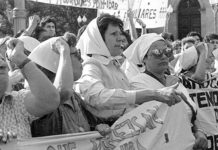 Las Madres de la plaza celebran los 40 años del pañuelo blanco