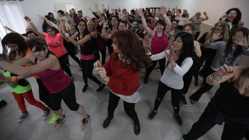 Cristina bailando zumba, cristina fernandez de kirchner, cfk