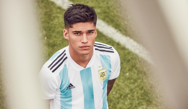 nueva camiseta de la selección argentina