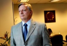 Pino Solanas denunció a Aranguren por operaciones entre Shell y su Offshore shell western supply and trading, aranguren