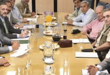 El Gobierno de Macri quiere paritarias del 10% para el 2018 El Gobierno quiere paritarias del 10% para el próximo año