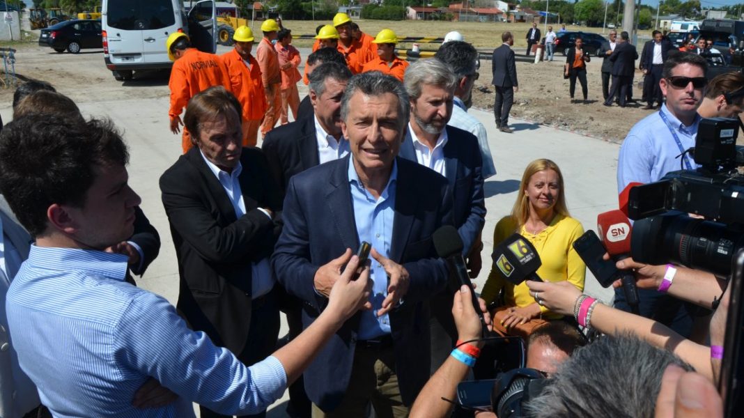 Macri criticó a los que acomodan parientes en el Estado