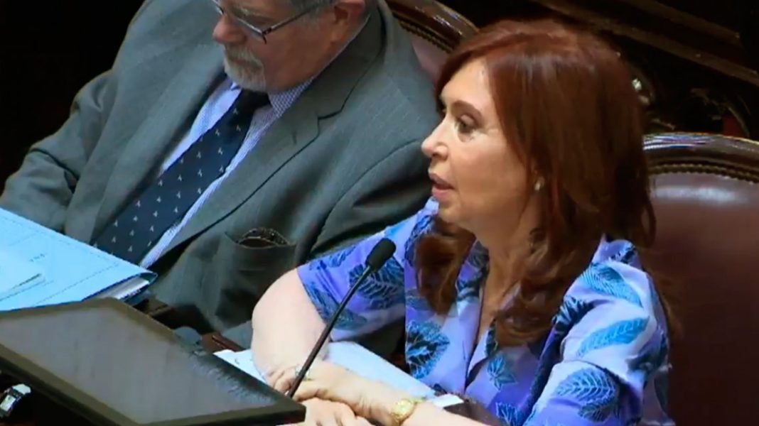 Cristina volvió al Congreso y cuestiono la ley previsional