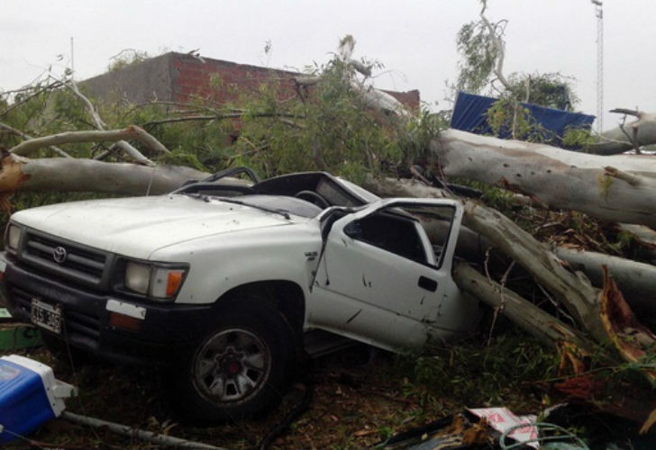 El fuerte temporal dejó dos muertos en Luján