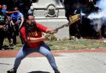 Fiscal pide la detención de militante fotografiado cuando disparaba un mortero
