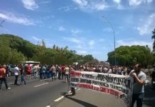 Trabajadores del INTI se concentran en la colectora de la General Paz contra los 250 despidos Trabajadores del INTI reclaman por despidos en la General Paz