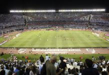 Fútbol: ¿cuándo vuelve el público a las canchas? partido de fútbol