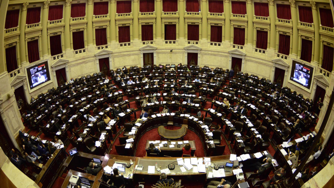 Comienza el debate entre oficialismo y oposición en el Senado