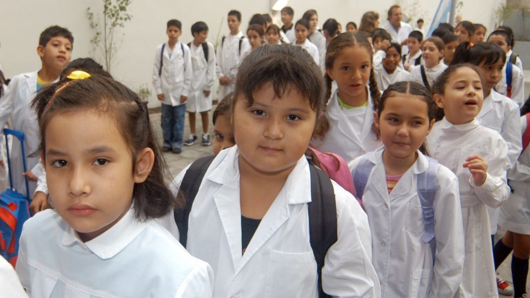 Comienzan las clases en la Ciudad pero habrá paros