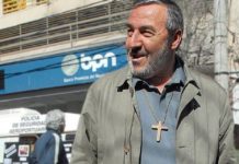 Polémico: un cura llamó a comer «lo que quieras» en Semana Santa