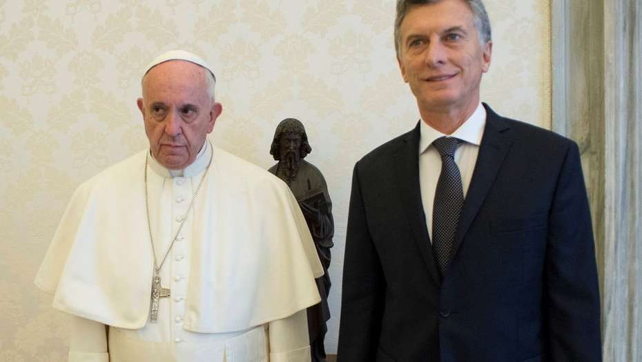 Macri saludó a Francisco por su quinto año como Papa 