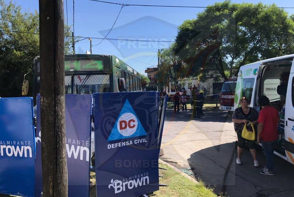 Choque fatal en Burzaco entre un remis y un colectivo