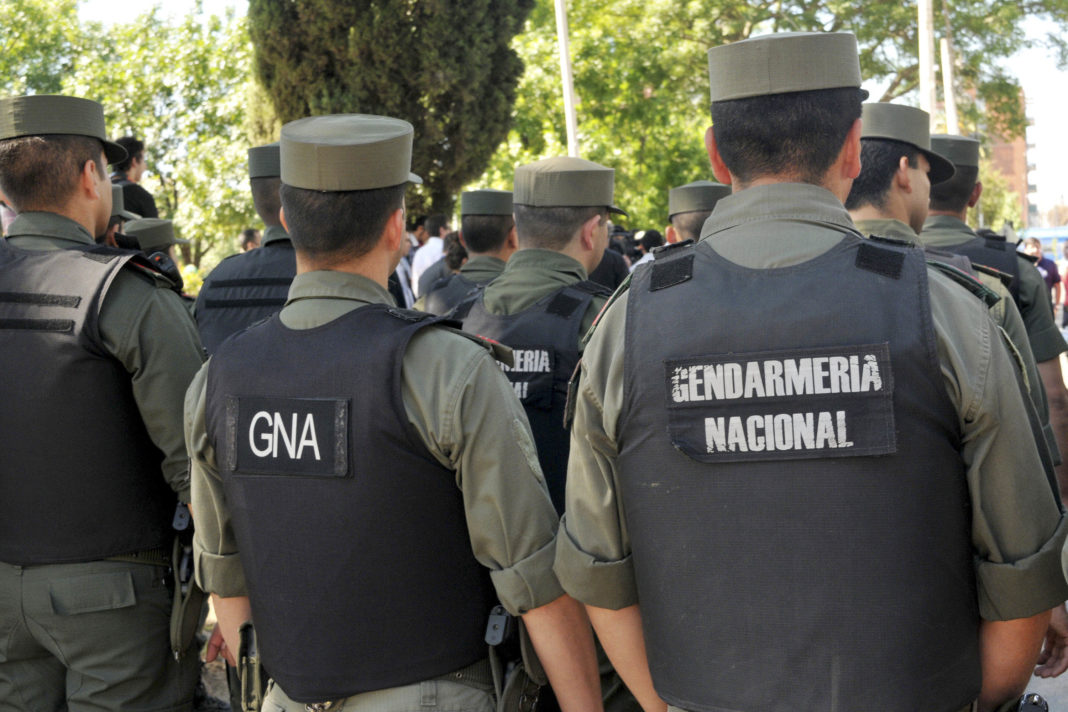 Gendarmes balearon a joven que evitó un control en Lomas