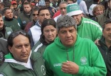 Camioneros rechazó 15% de aumento y anunció que pelearán por el 23% Camioneros rechazó el 15 por ciento de aumento y exigió un 23