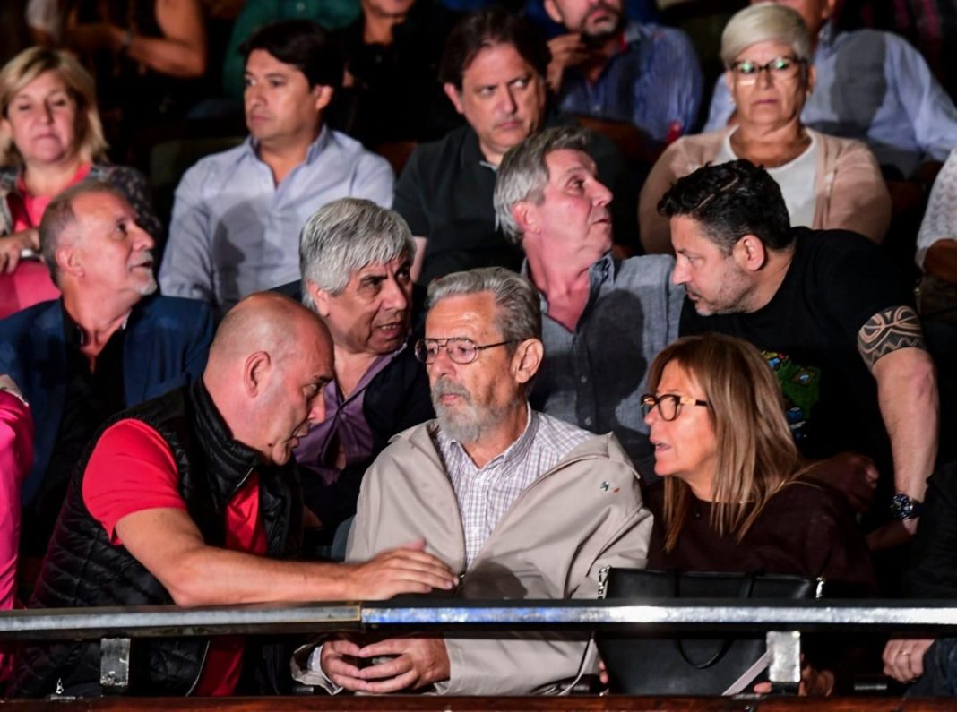 Moyano junto a dirigentes kirchneristas en acto homenaje a Cámpora