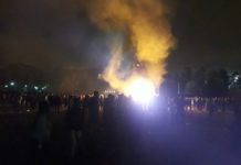 VIDEO: En el regreso de Viejas Locas, «Pity» llegó seis horas tarde e incendiaron el escenario