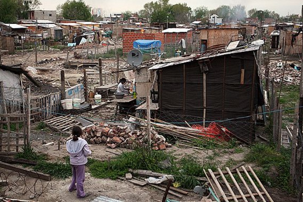 Dos de cada tres chicos viven en hogares pobres