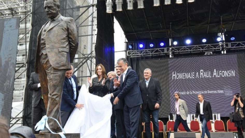 Marcos Peña y Vidal participaron de un homenaje a Alfonsín