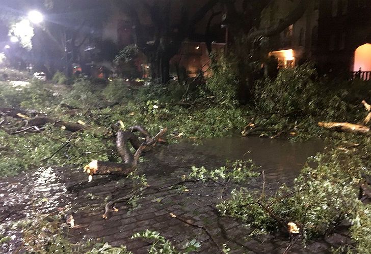 El temporal dejo dos muertos y cuatrocientos evacuados